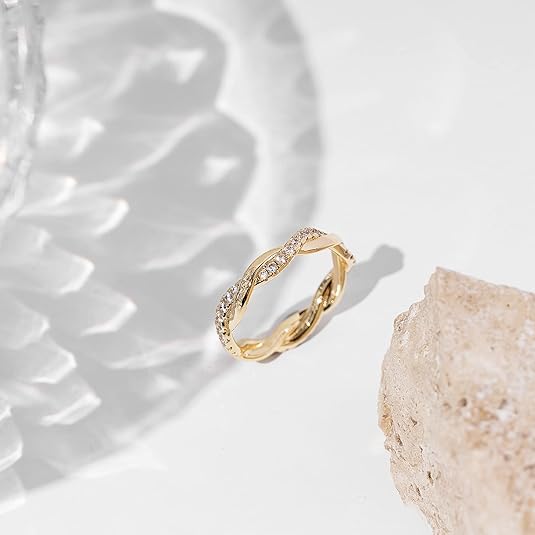 Explore the bracelet collection